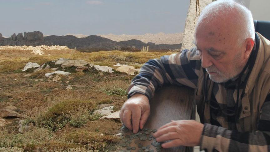 1 haftadır araştırma yapıyordu, hazine buldu! ‘Toprak üzerinde serpilmiş halde bulduğum’