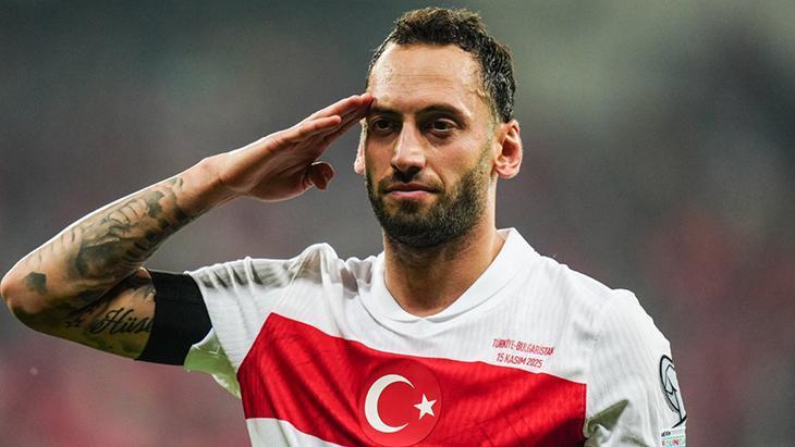 3 maçta 6 gol! Hakan Çalhanoğlu asker selamı verdi