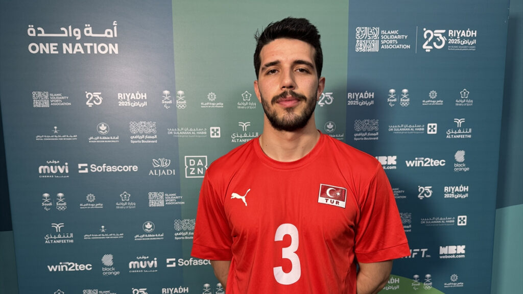 A Milli Erkek Voleybol Takımı’nın oyuncuları, Atatürk’ü andı