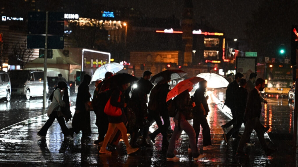 AKOM’dan İstanbul’a sağanak uyarısı: 5 gün sürecek