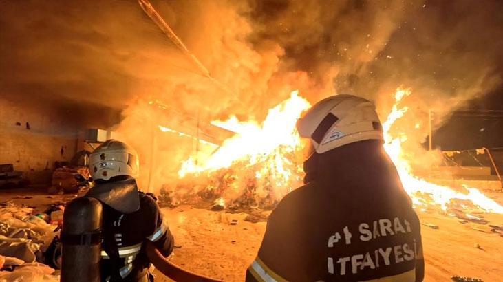 Aksaray’da korku dolu anlar! Geri dönüşüm tesisi alevlere teslim