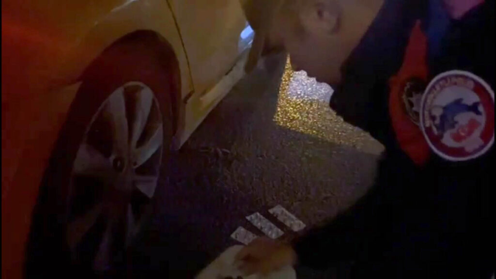 Ankara’da polisten kaçan taksicinin aracında bin 1500 uyuşturucu hap bulundu