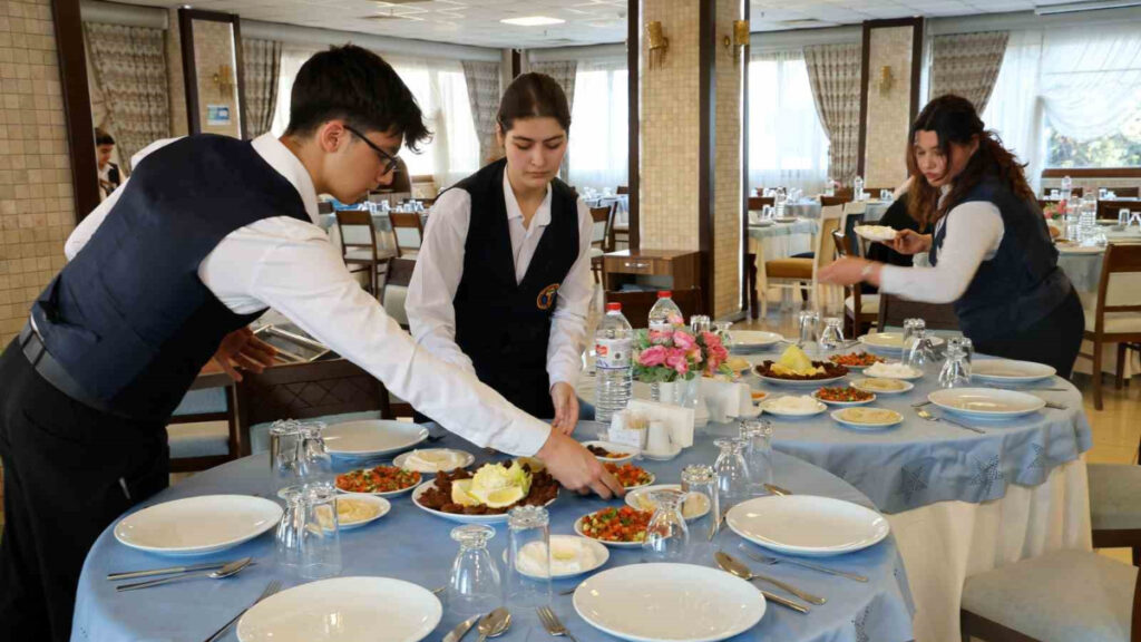 Antalya’da turizmciler, kış sezonunda personel kaybı yaşıyor