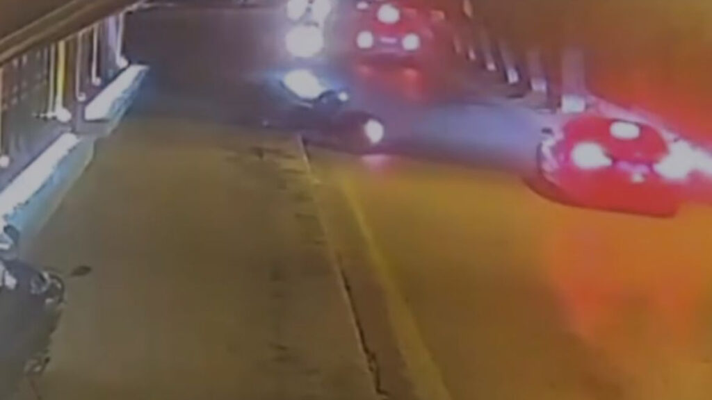 Aydın’da yola savrulan motosikletin sürücüsü öldü: Kaza anı kamerada