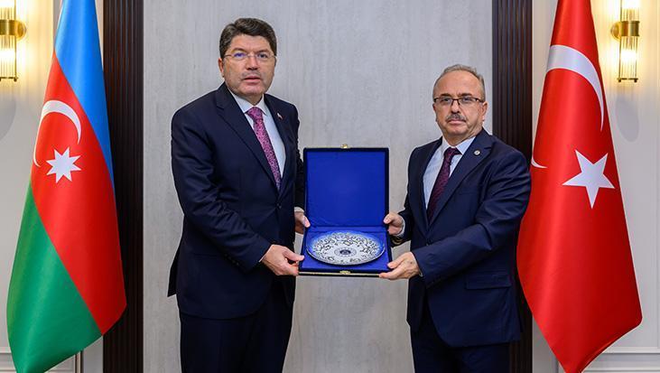 Bakan Tunç, Türkiye’nin Bakü Büyükelçiliği’ni ziyaret etti