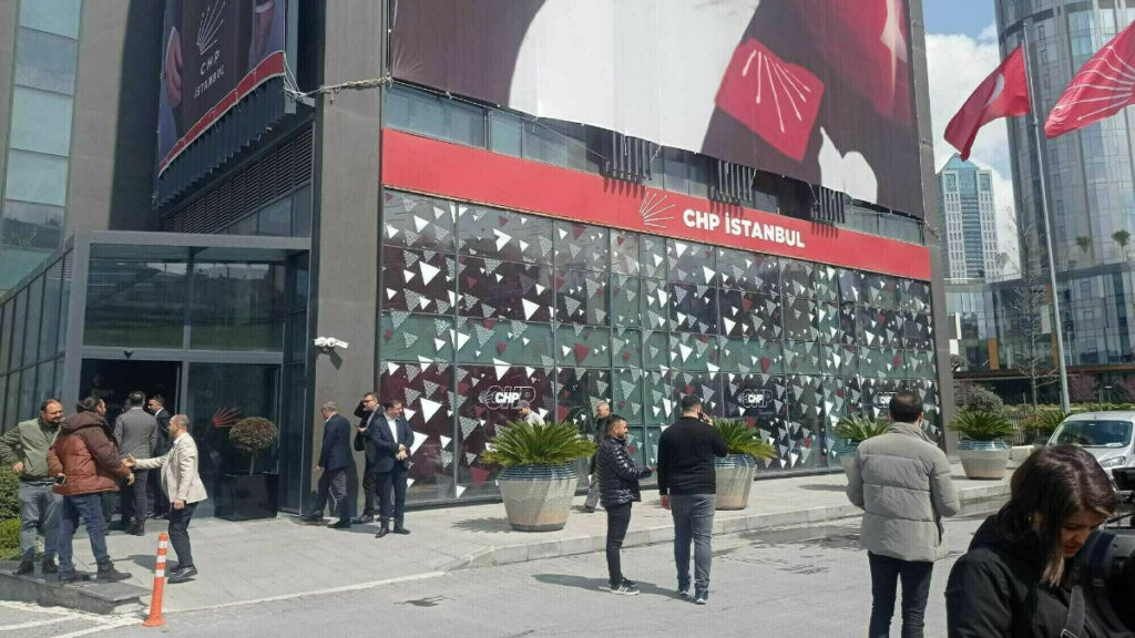 “CHP İstanbul İl Başkanlığı binası suç gelirleriyle alındı”