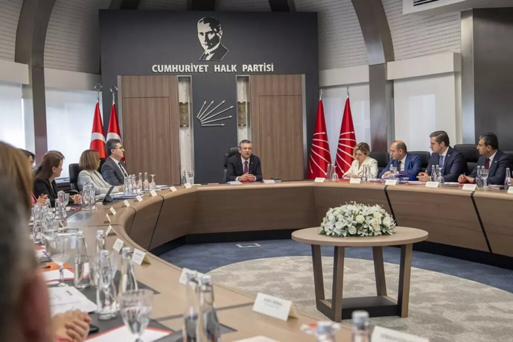 CHP’de deprem etkisi yaratan mektup: Bu soruların yanıtını kamuoyu bilmeli