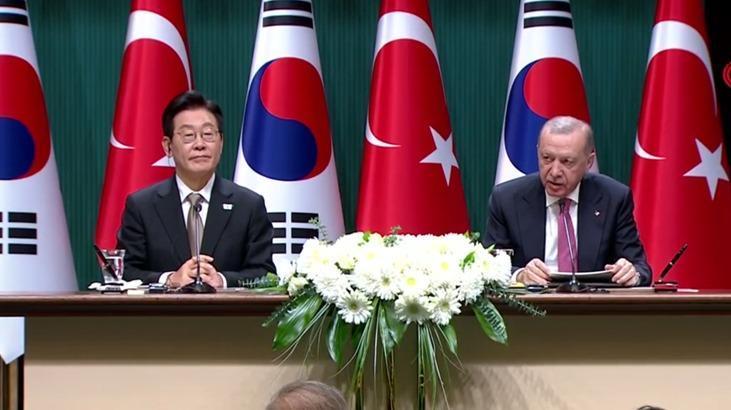 Cumhurbaşkanı Erdoğan ile Güney Kore Devlet Başkanı Lee basın açıklaması yapıyor