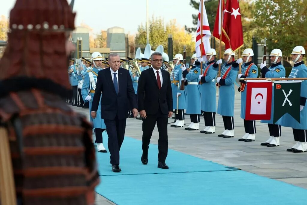 Cumhurbaşkanı Erdoğan, KKTC Cumhurbaşkanı Tufan Erhürman’ı resmi törenle karşıladı