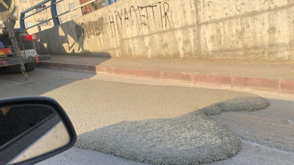 Elazığ’da yola beton döken miksere 668 bin TL ceza