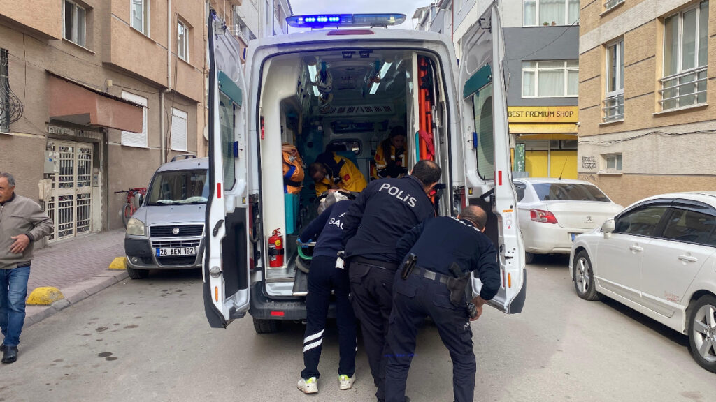 Eskişehir’de bıçakla yaralanıp 112’yi aradı: Benim için zahmet etmeyin