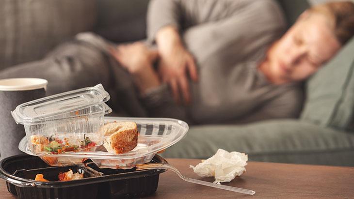 Gıda zehirlenmesi vakaları artıyor! Hangi yiyecekler daha riskli?