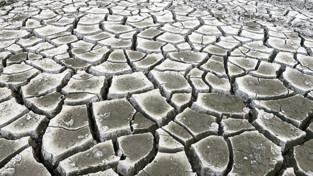 İran’da barajların doluluk oranı yüzde 3’ün altına düştü