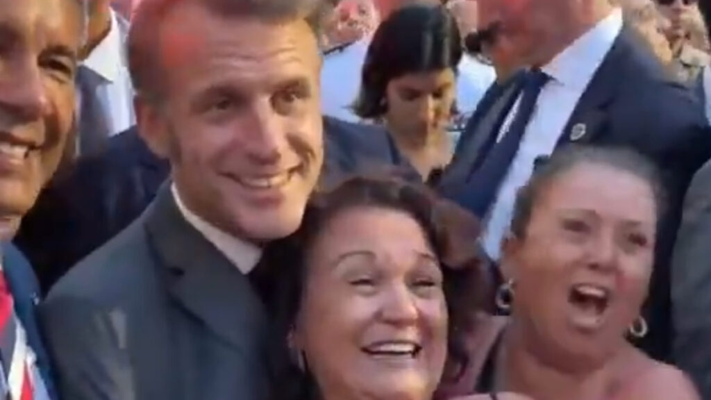 Kadınların Macron’a olan sevgisi