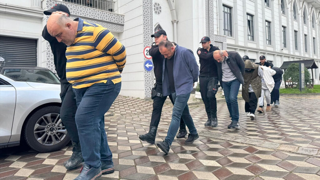 Kocaeli’deki fabrika yangınına ilişkin gözaltına alınan 11 zanlı adliyede