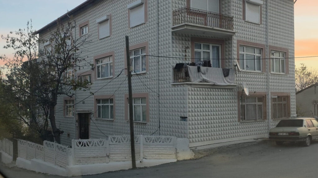 Kütahya’da doğum yaptı, bebeği havalandırmaya attı