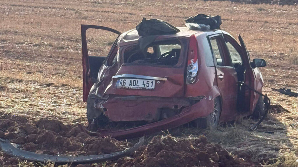 Mardin’de kontrolden çıkan otomobil tarlaya uçtu