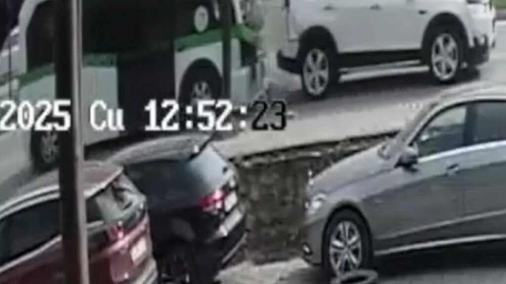 Ordu’da yolcu minibüsü cipe çarptı: 12 yaralı