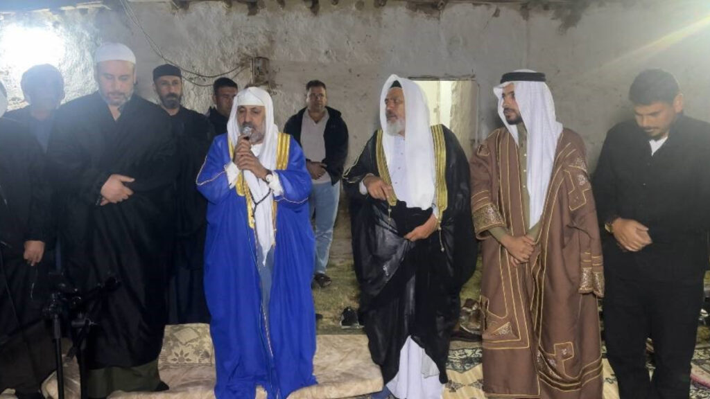 Şanlıurfa’da kendi kendine yanan ev için zikir çektiler