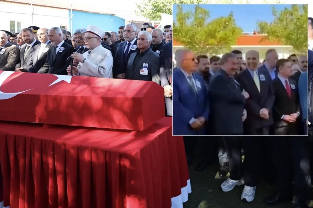 Şehidin tabutunun başında gülüşen isimlerin kim olduğu ortaya çıktı