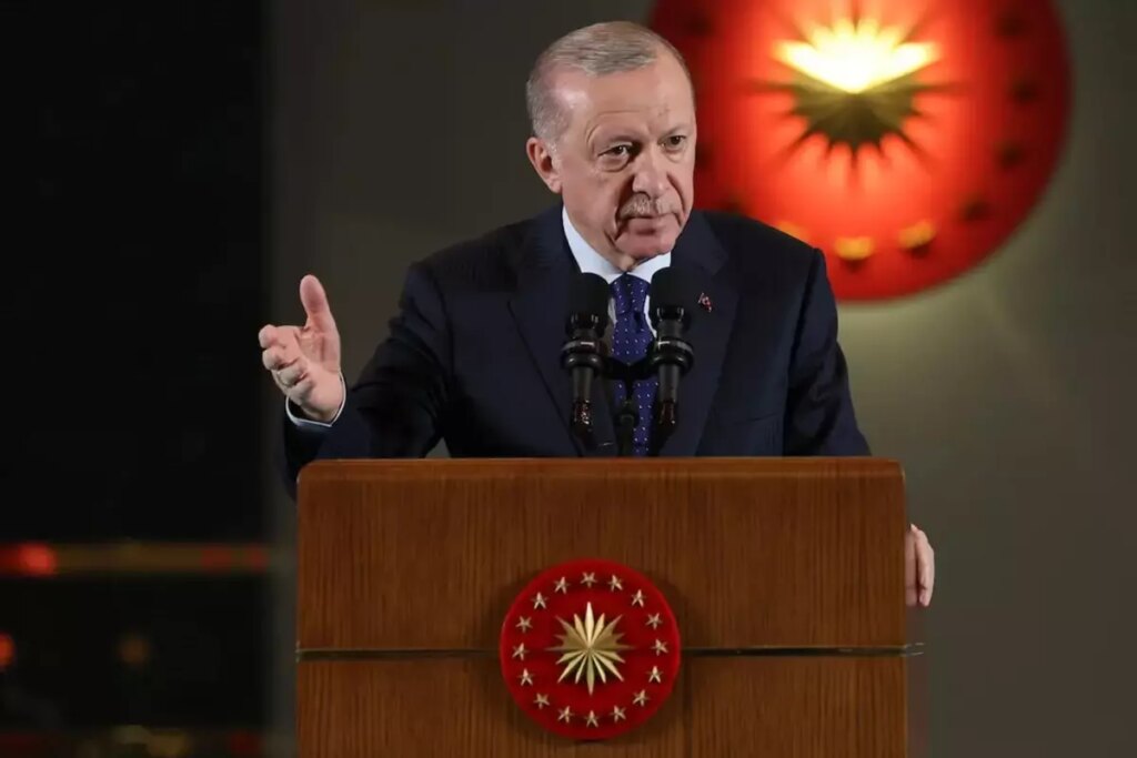 Tehlikeyi sezen Cumhurbaşkanı Erdoğan, MYK toplantısında partilileri uyardı