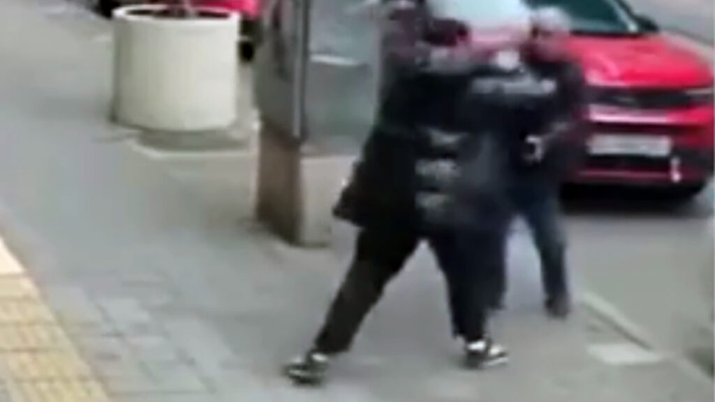 Tekirdağ’da evden çıkarılan kiracı, caddede eski ev sahibine saldırdı