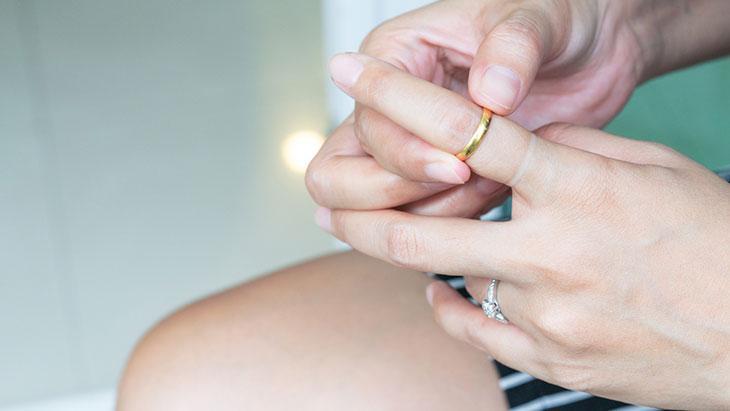 Yüzük ve kıyafetleriniz dar geliyorsa, dikkat! Nedeni lenfödem olabilir