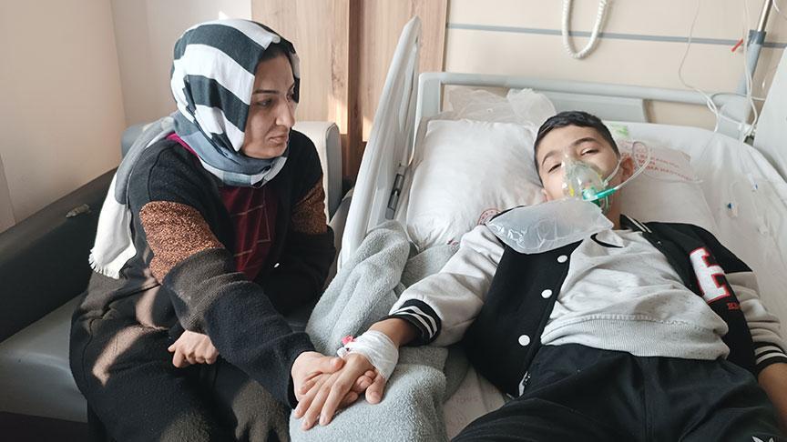 13 yaşındaki Muhammed Eyüp, 52 gündür öksürüyor! ‘Uyuyamıyorum, hiçbir şey yiyemiyorum’