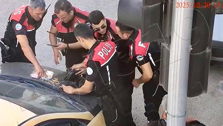 2 milyon liralık vurgunu engelleyen polise ödül verildi