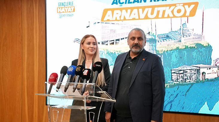 Arnavutköy’de CHP’li iki belediye meclis üyesi partilerinden istifa etti