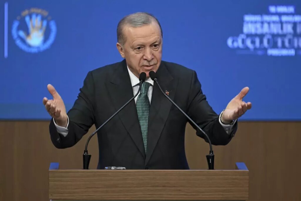 Cumhurbaşkanı Erdoğan’dan işverenlere asgari ücret mesajı: Ellerini taşın altına koymalarını bekliyorum