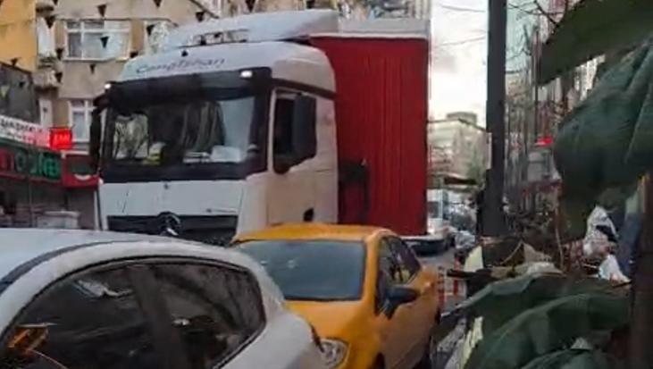 Dar sokakta TIR dehşeti: ‘Abi linç edileceksin, burası Gültepe’