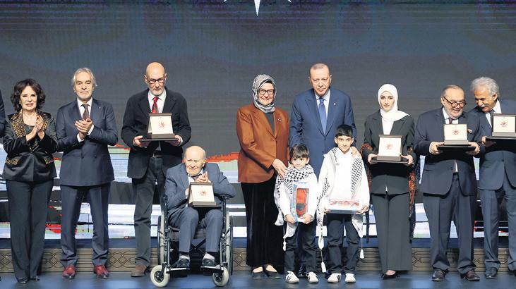 Eğilmeden, dimdik Gazze’nin yanındayız