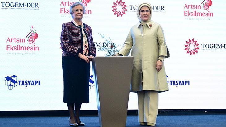 Emine Erdoğan, TOGEM-DER’in “Artsın Eksilmesin Dönüşüm Pazarı”nın açılışına katıldı