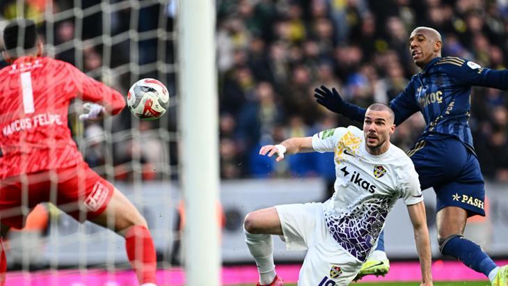 Fenerbahçe’de Anderson Talisca durdurulamıyor! Gollerine devam etti