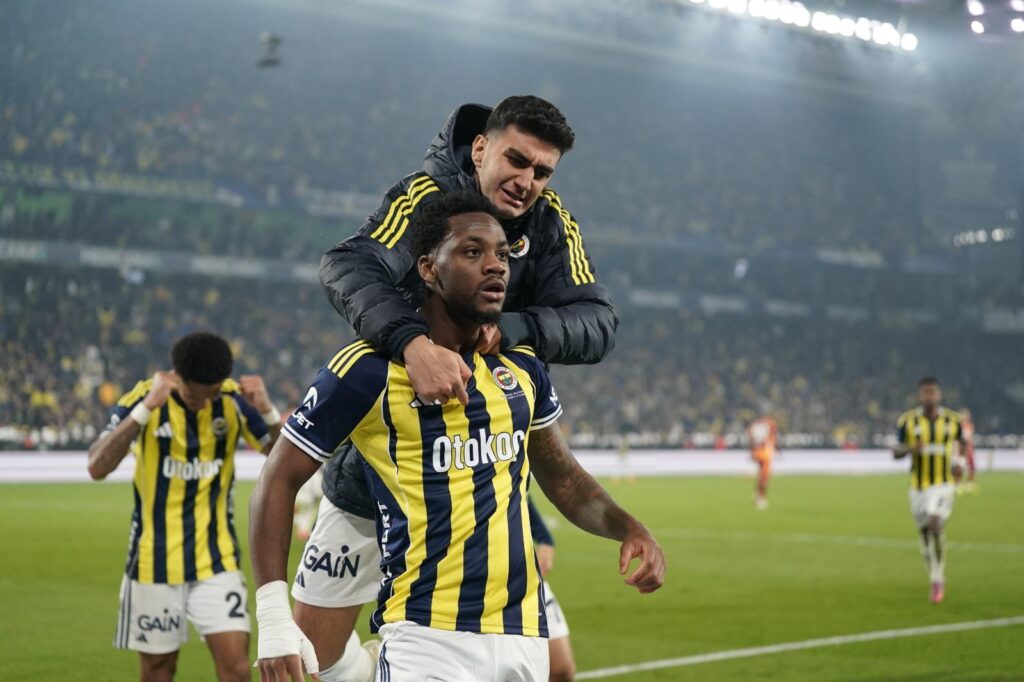 Fenerbahçe’de Jhon Duran’a sihirli dokunuş! Başkan Sadettin Saran yakından ilgileniyor