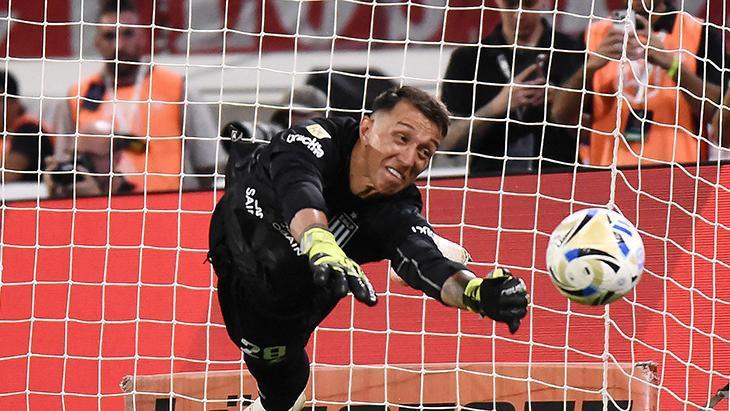 Galatasaray’dan ayrılan Muslera, Estudiantes’e şampiyonluğu getirdi! Arjantin’i salladı