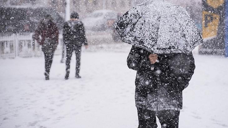 İstanbul’da beklenen kar yağışı başladı! Valilik ve Meteoroloji uyardı