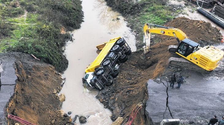 İstanbul’u siklon vurdu! Metrekareye 67 kilo yağış