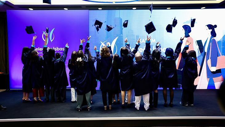 KADEM’in ‘Geleceğe İşbaşı Projesi’ 7. dönem mezunlarını verdi