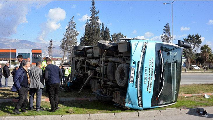 Kahramanmaraş’ta 3 aracın karıştığı kaza: 17 yaralı