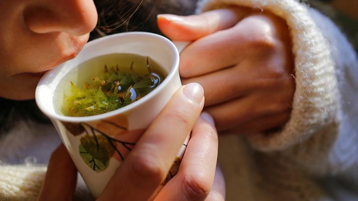 Normal bir çay bile yeterli oluyor! Ruh sağlığına iyi gelen bitki çayları