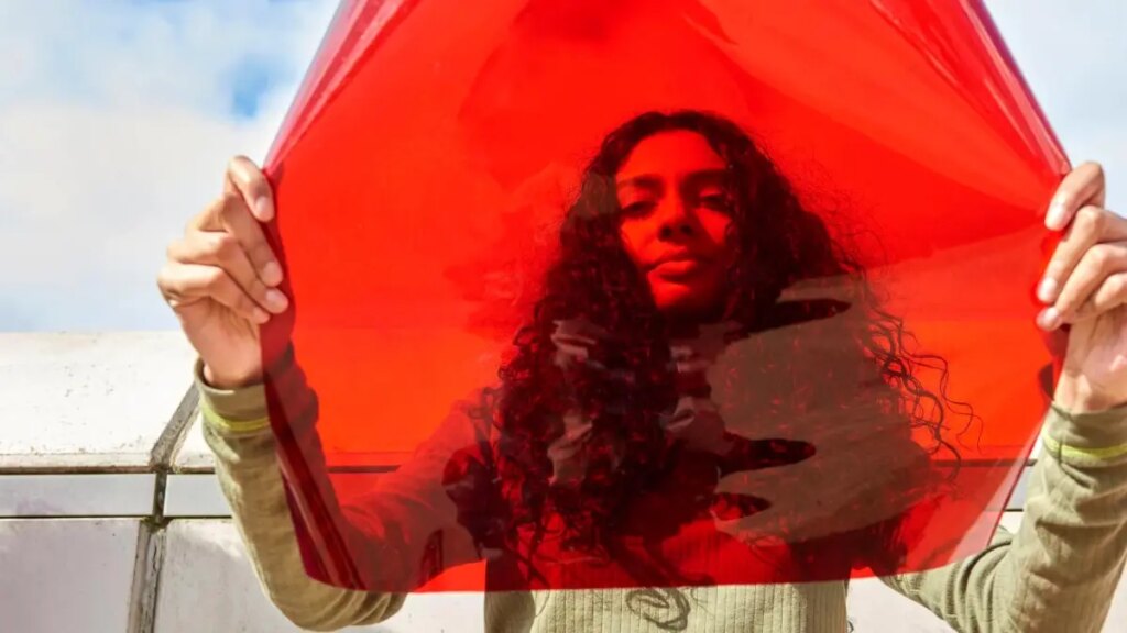 ‘Ömür boyu iniş çıkışlı bir yolculuk’: Adet döngüsü kadınların beynini ve bedenini nasıl etkiliyor?