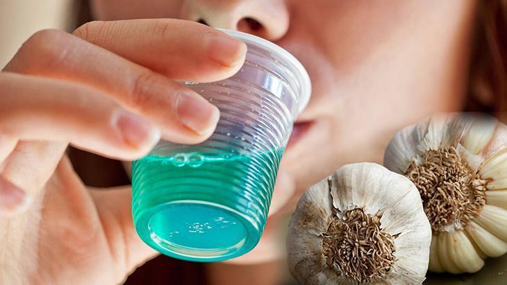 Sarımsak gargarası hepsinden güçlü! Mikropları def eden doğal ilaç