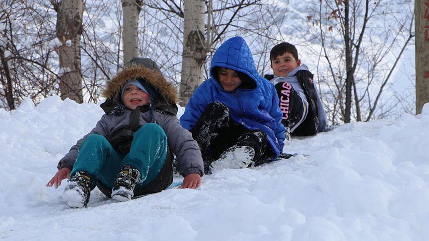 SON DAKİKA Eğitime kar engeli! Salı günü tatil olan il ve ilçeler…