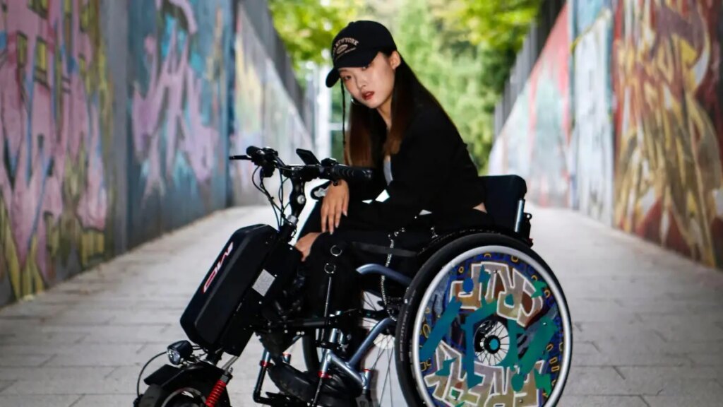 ‘Telefonlarımızı ve ajandalarımızı süsleyebiliyorsak, tekerlekli sandalyelerimizi neden süslemeyelim?’