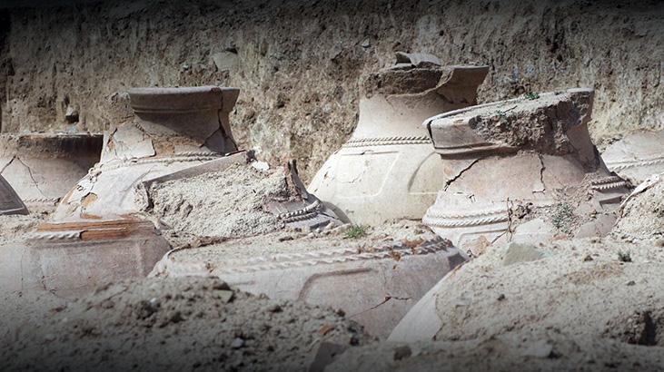 Toprak altında 76 dev küp! Van’daki gizli depo ortaya çıktı, şaşkına çevirdi