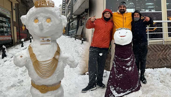 Yurtta kar manzaraları! Esnaf müşteri bulamayınca kardan adamları ‘müşteri’ yaptı