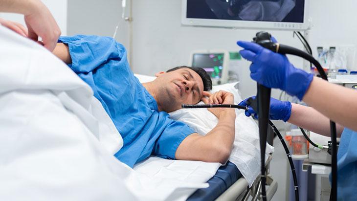 45 yaş üstü mutlaka yaptırmalı! Kolon kanserinin ortaya çıkarılmasında altın standart