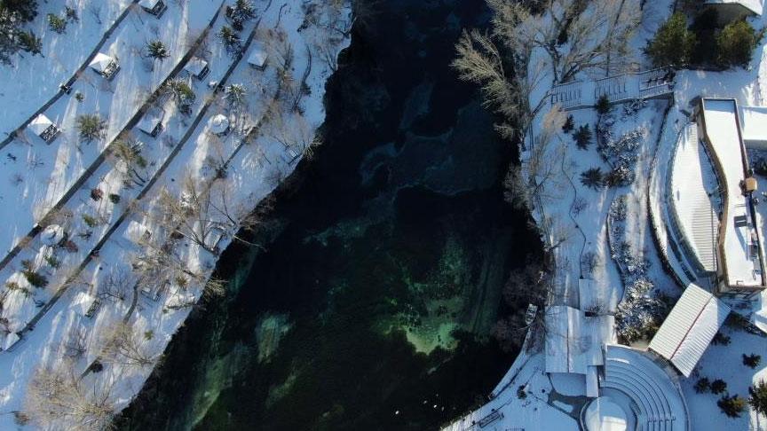 Bir kent buz tuttu! Eksi 30 derecede bile donmayan tek yer